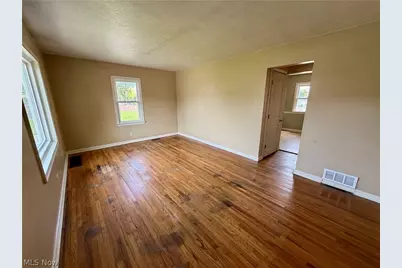 1528 34th Street NE, Canton, OH 44714 - Photo 9
