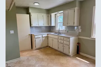 1528 34th Street NE, Canton, OH 44714 - Photo 13