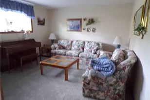 63 Lynn Dr, Williamstown, WV 26187 - Photo 5
