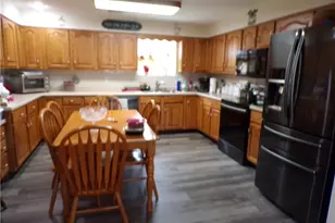 63 Lynn Dr, Williamstown, WV 26187 - Photo 7