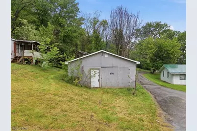 46149 Walnut Street, Rogers, OH 44455 - Photo 3
