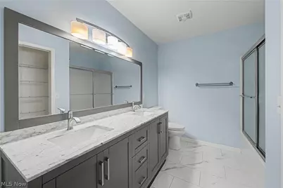 5556 Hilltop Oval, Parma, OH 44134 - Photo 9