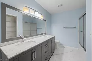 5556 Hilltop Oval, Parma, OH 44134 - Photo 9