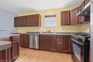 182 Elizabeth Pkwy, Akron, OH 44304 - Photo 7