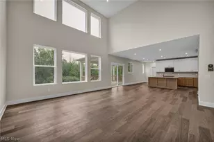 883 White Willow Ln, Brunswick, OH 44212 - Photo 5