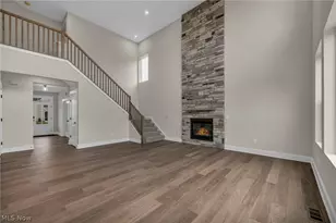 883 White Willow Ln, Brunswick, OH 44212 - Photo 3