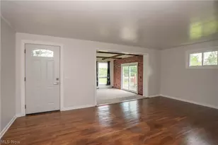 4544 Lakeknoll St, Louisville, OH 44641 - Photo 3