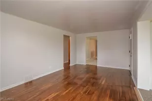 4544 Lakeknoll St, Louisville, OH 44641 - Photo 5