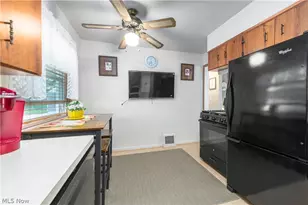 30414 Mildred Dr, Willowick, OH 44095 - Photo 11