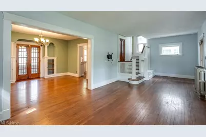 3255 Hyde Park Avenue, Cleveland Heights, OH 44118 - Photo 5