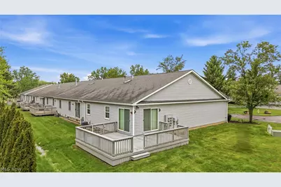 111 Greenfield Oval NW, Warren, OH 44483 - Photo 5