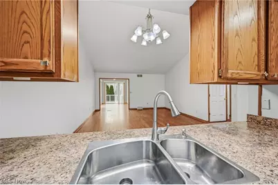 111 Greenfield Oval NW, Warren, OH 44483 - Photo 21