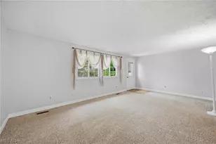 7396 S Chestnut Commons Dr, Mentor, OH 44060 - Photo 7