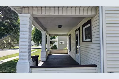 1018 Prospect Avenue NW, New Philadelphia, OH 44663 - Photo 3