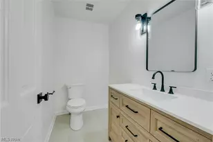 33065 Arlesford Dr, Solon, OH 44139 - Photo 17