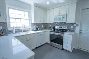 2202 Westwind Dr, Sandusky, OH 44870 - Photo 11