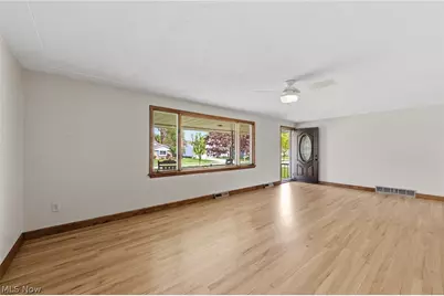 4561 Newbury Drive, Vermilion, OH 44089 - Photo 3