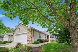 959 Grandview Ln, Aurora, OH 44202 - Photo 3
