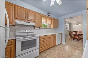 4499 Colorado Ave, Sheffield Village, OH 44054 - Photo 15