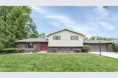 24420 S Oxford Oval, North Olmsted, OH 44070 - Photo 1