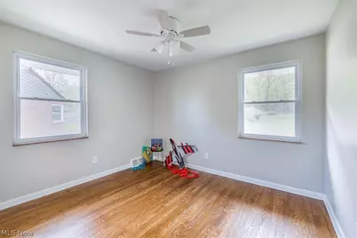 96 E Ridgewood Drive, Green Hills, OH 44131 - Photo 11