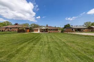 96 E Ridgewood Dr, Green Hills, OH 44131 - Photo 25