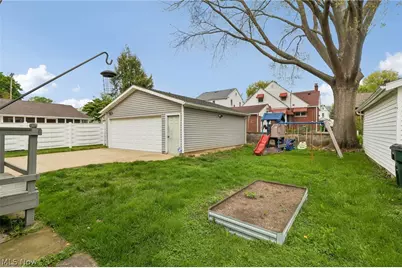403 E Baird Avenue, Barberton, OH 44203 - Photo 33