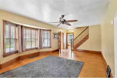403 E Baird Avenue, Barberton, OH 44203 - Photo 11