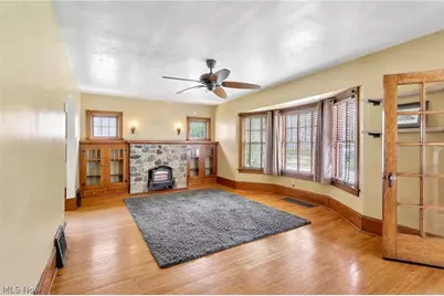 403 E Baird Avenue, Barberton, OH 44203 - Photo 9