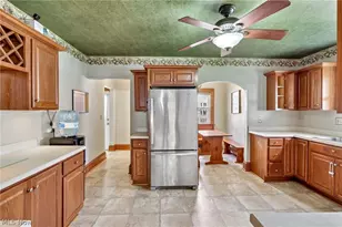 403 E Baird Ave, Barberton, OH 44203 - Photo 5