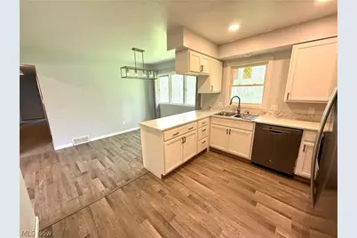 4088 Lynwood, Kent, OH 44240 - Photo 7