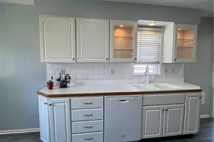 2923 Lucerne Ave, Parma, OH 44134 - Photo 5