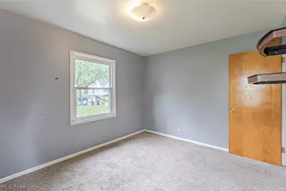 106 E Dresden Avenue, Akron, OH 44301 - Photo 9