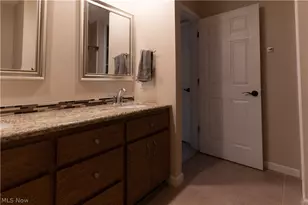 18251 Glencreek Ln, Strongsville, OH 44136 - Photo 9