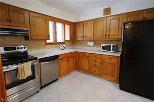 9307 Munich Dr, Parma, OH 44130 - Photo 11