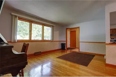 9307 Munich Drive, Parma, OH 44130 - Photo 5