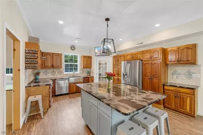 33932 Roberts Road, Eastlake, OH 44095 - Photo 5