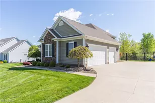 3358 Ridgely Park Dr, Poland, OH 44514 - Photo 3