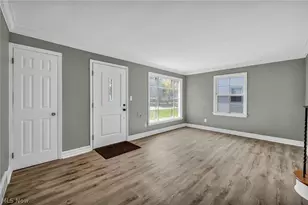7198 Greenleaf Ave, Parma, OH 44130 - Photo 7