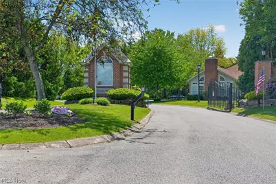 15 Hunters Woods Boulevard #B, Canfield, OH 44406 - Photo 43