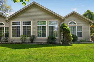 15 Hunters Woods Blvd, Canfield, OH 44406 - Photo 3