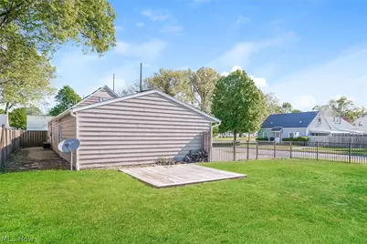 2910 Elmwood Street, Cuyahoga Falls, OH 44221 - Photo 19