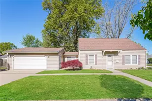 2910 Elmwood St, Cuyahoga Falls, OH 44221 - Photo 1