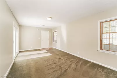 2910 Elmwood Street, Cuyahoga Falls, OH 44221 - Photo 9