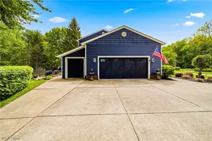 2087 Chimney Ridge Dr, Madison, OH 44057 - Photo 3