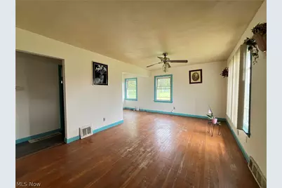 2135 Parkman Road NW, Warren, OH 44485 - Photo 9