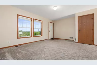 4780 Huggins Road, Zanesville, OH 43701 - Photo 11