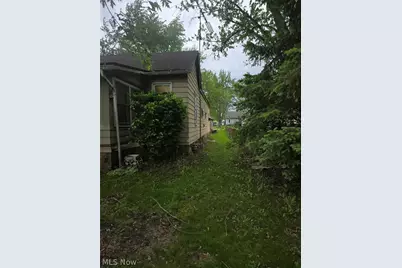 355 E Oregon Avenue, Sebring, OH 44672 - Photo 9