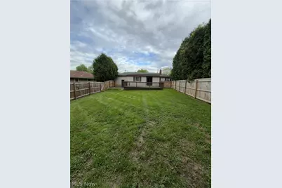 1046 Wilshire Drive, Youngstown, OH 44511 - Photo 17