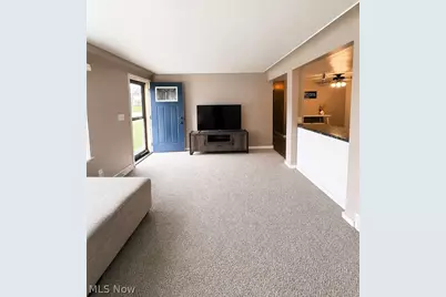 1046 Wilshire Drive, Youngstown, OH 44511 - Photo 3